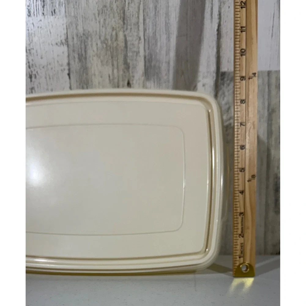 Rubbermaid Servin Saver 17 Cup Almond Vintage Food Storage Containers Set Of 2